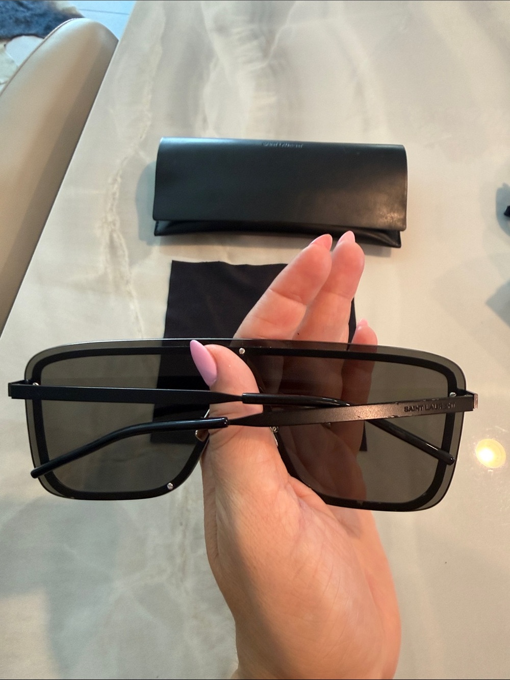 Unisex Saint Laurent sunglasses - Picture 3 of 4